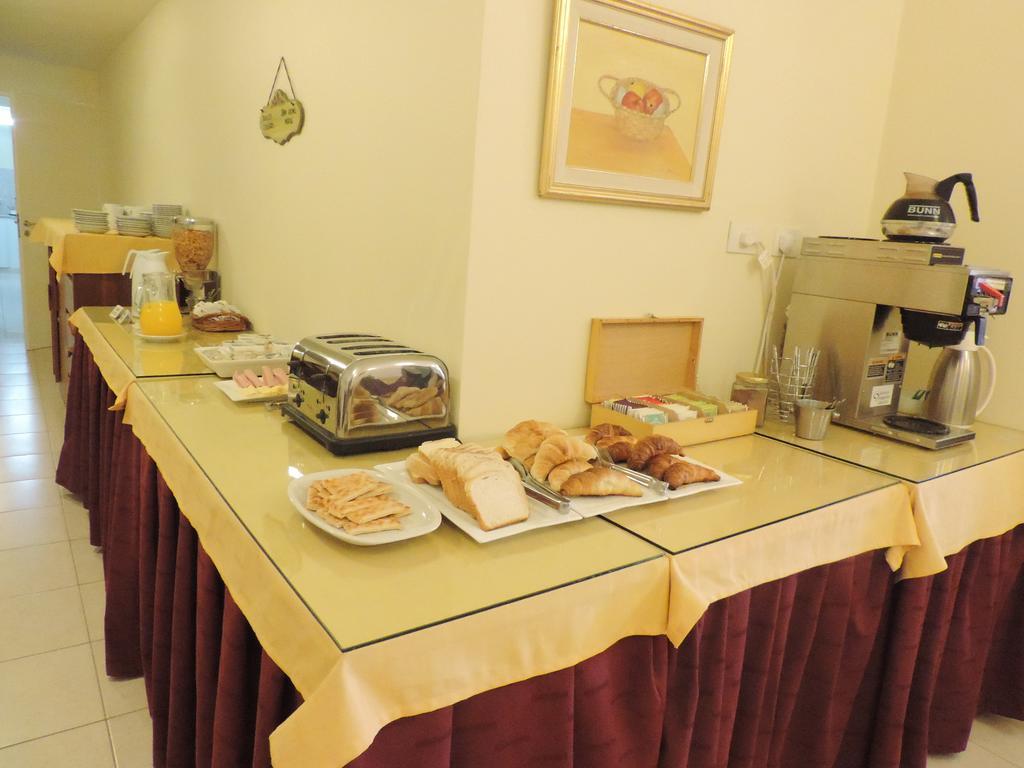 Hotel Galicia Trelew Dış mekan fotoğraf