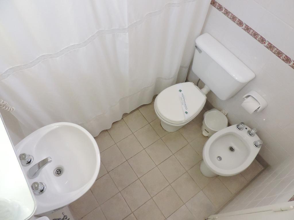 Hotel Galicia Trelew Oda fotoğraf